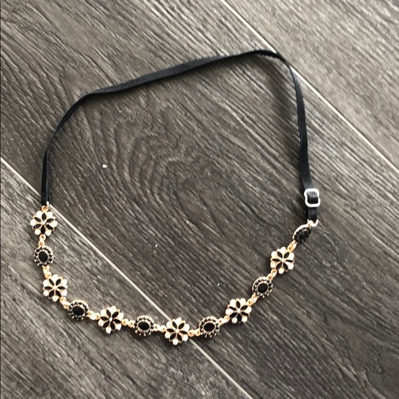 Francesca's Collections Jewelry - 🛍Jeweled headband